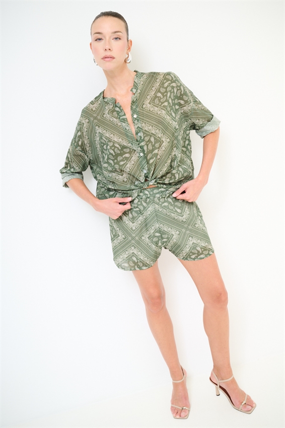 CAMICIA COREANA IN MUSSOLA CON STAMPA BANDANA