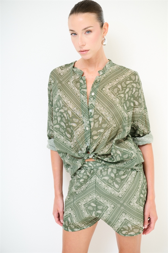 CAMICIA COREANA IN MUSSOLA CON STAMPA BANDANA