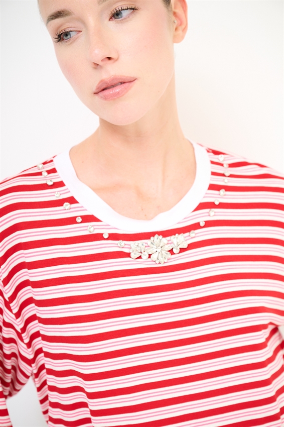 T-SHIRT SCATOLINA RIGA CON APPLICAZIONI VISCOSA