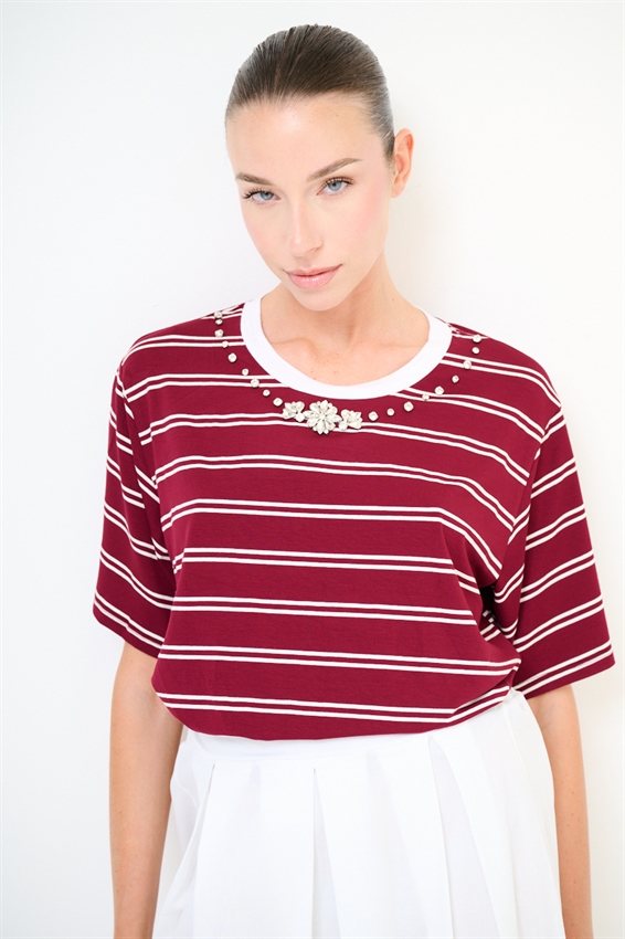 T-SHIRT SCATOLINA RIGA CON APPLICAZIONI VISCOSA