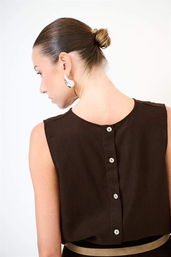 TOP SMANICATO CON BOTTONI IN MISTO LINO
