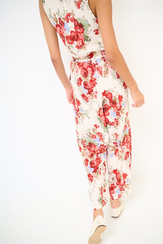 PANTALONE CON PROFILO MACRAME