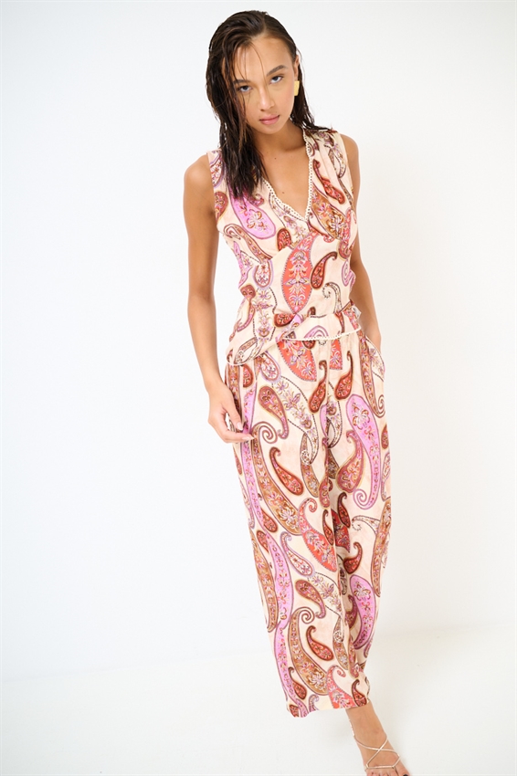 PANTALONE CON PROFILO MACRAME