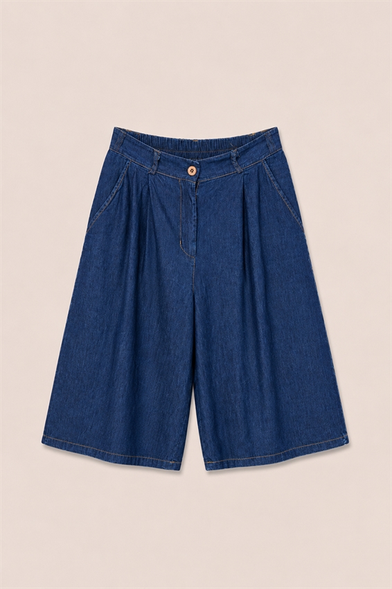 BERMUDA IN CHAMBRAY