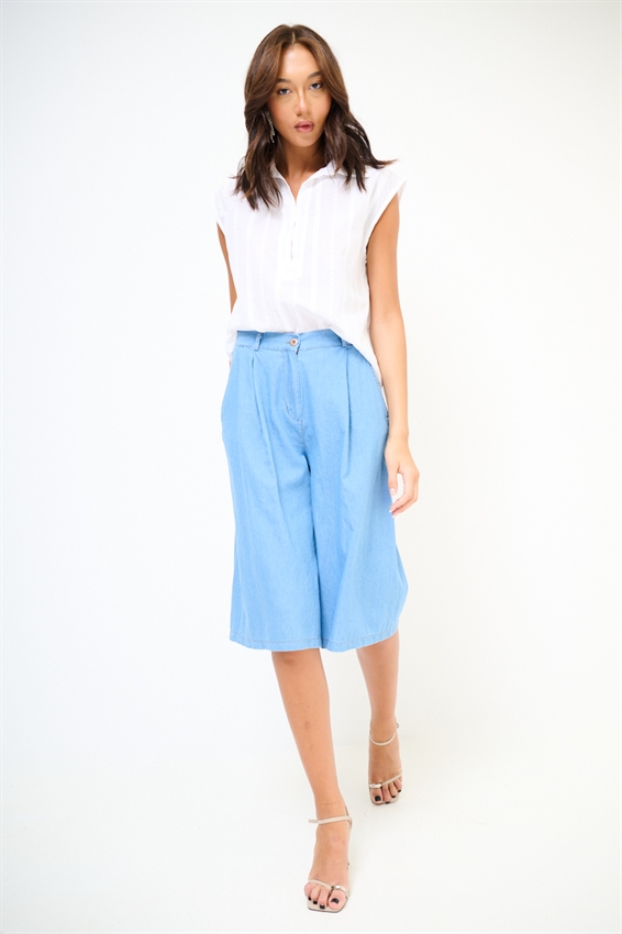 BERMUDA IN CHAMBRAY