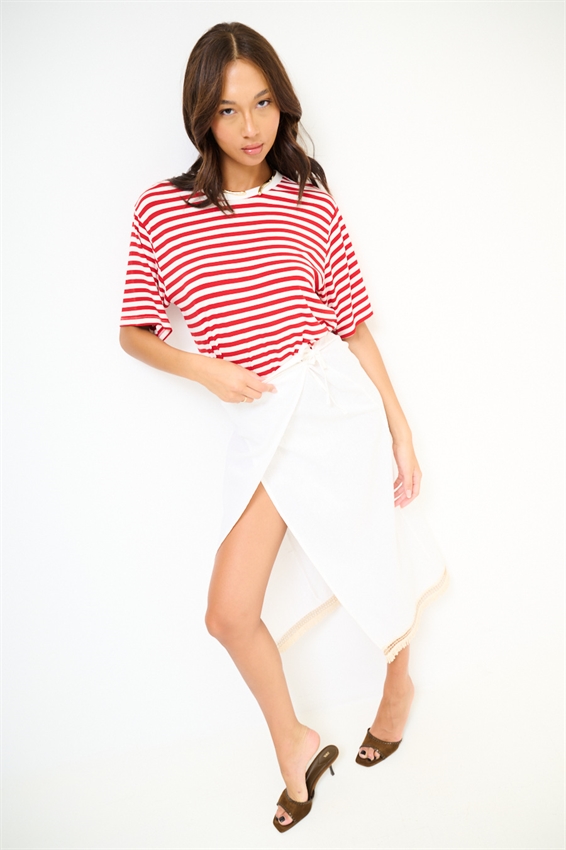 T-SHIRT RIGATA A SCATOLINA