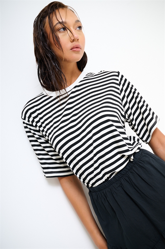 T-SHIRT RIGATA A SCATOLINA