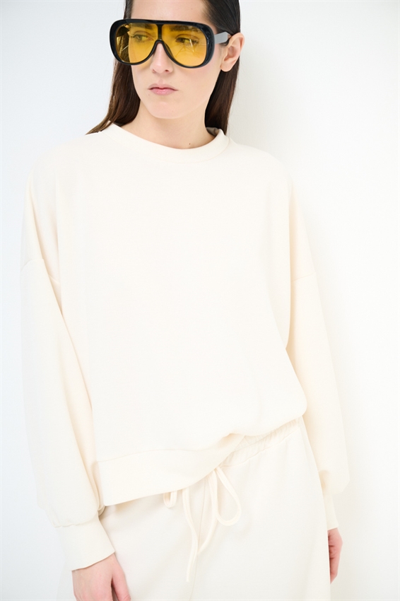 FELPA PARICOLLO OVERSIZE CON SPACCHI IN MODAL BURRO