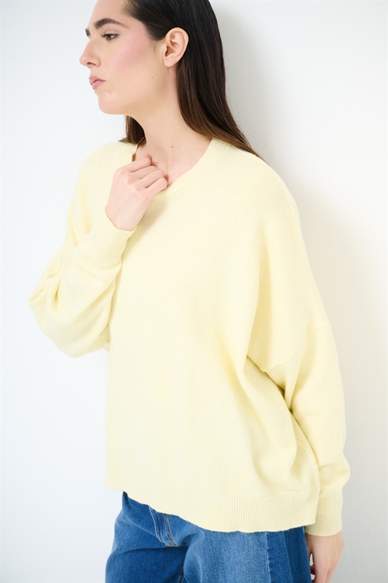 MAGLIA IN VISCOSA GIROCOLLO MANICA PIPISTRELLO GIALLO