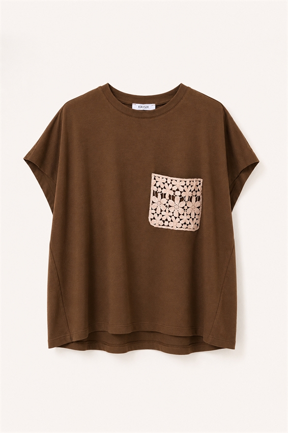T-SHIRT CON TASCHINO IN MACRAME