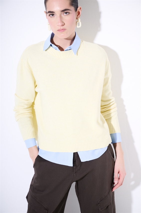 MAGLIA IN VISCOSA BASIC GIROCOLLO A COSTE GIALLO