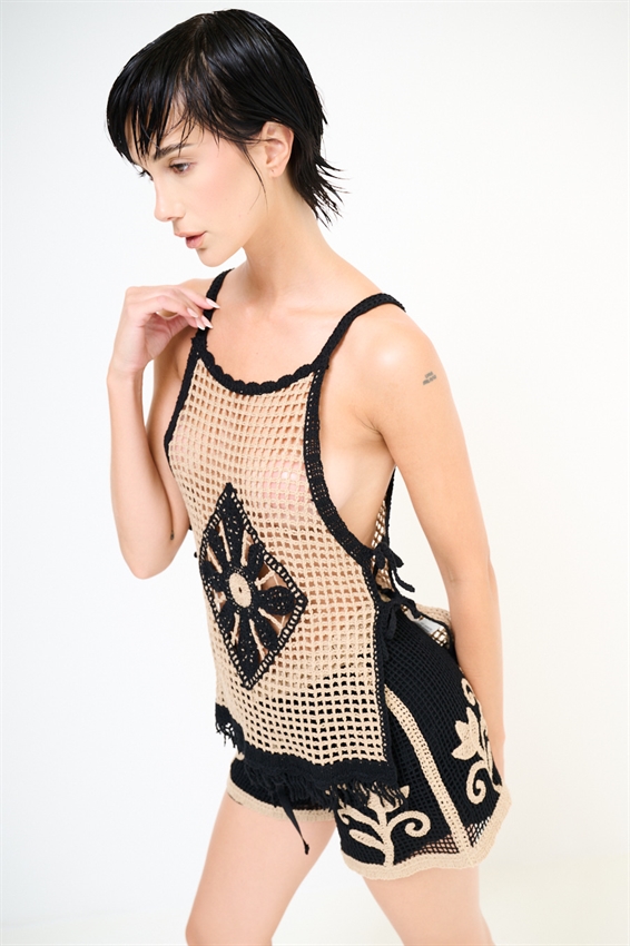 CANOTTA CON LACCINI IN MACRAME