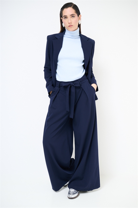 PANTAPALAZZO CON PIEGHE E CINTURA BLU