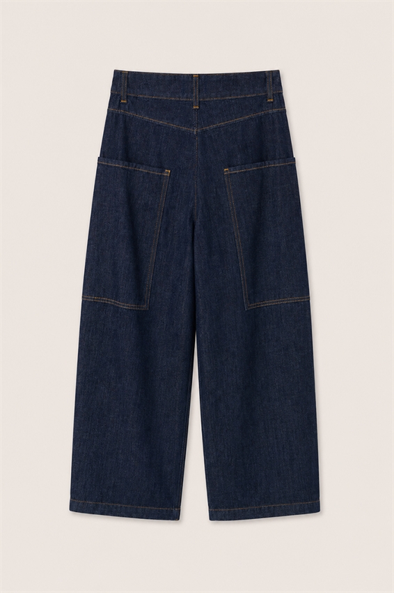 JEANS SCURO CON TASCHE APPLICATE DAV.