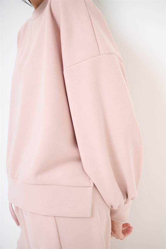 FELPA PARICOLLO OVERSIZE CON SPACCHI IN MODAL ROSA