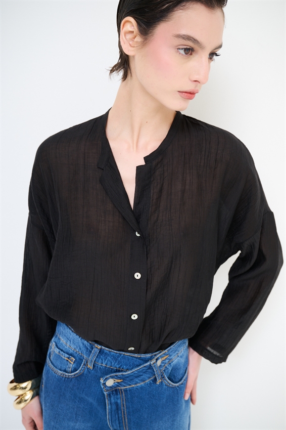 CAMICIA OVER CON COLLO COREANA E NODO NERO