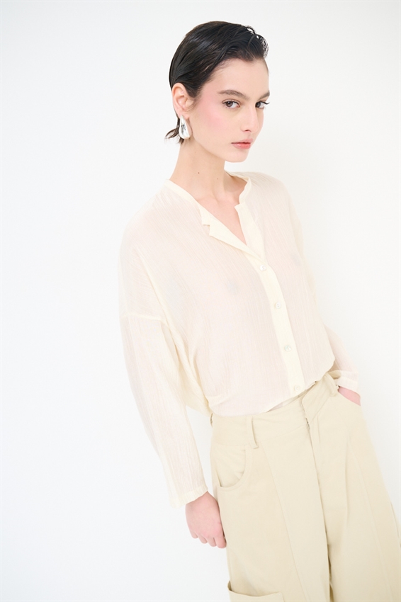 CAMICIA OVER CON COLLO COREANA E NODO PANNA