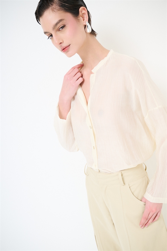 CAMICIA OVER CON COLLO COREANA E NODO PANNA