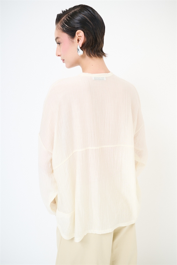 CAMICIA OVER CON COLLO COREANA E NODO PANNA