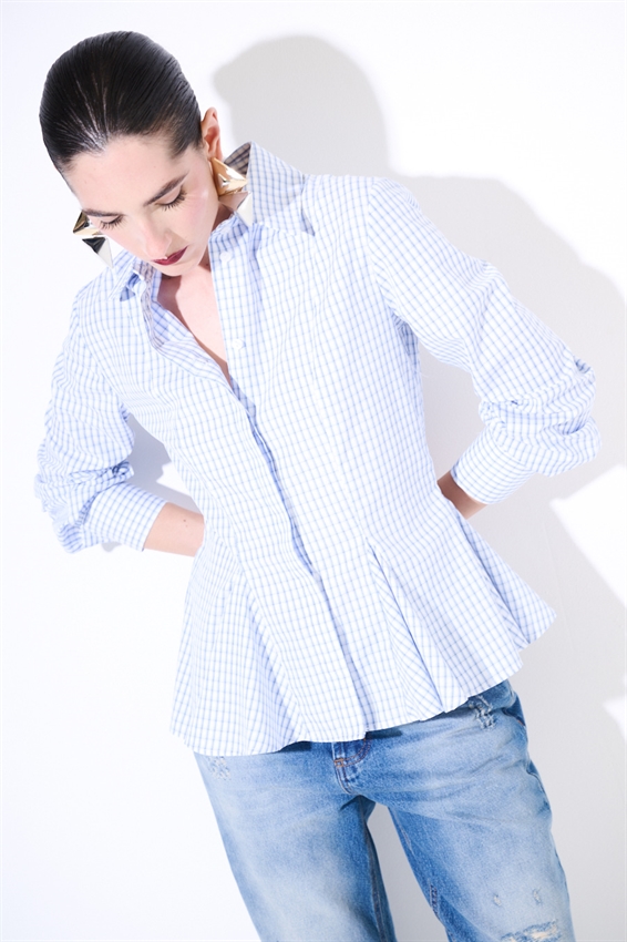 CAMICIA CON PINCES AVVITATA