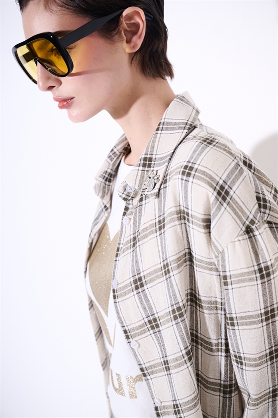 CAMICIA OVER A QUADRI CON PATCH VERDE MILITARE