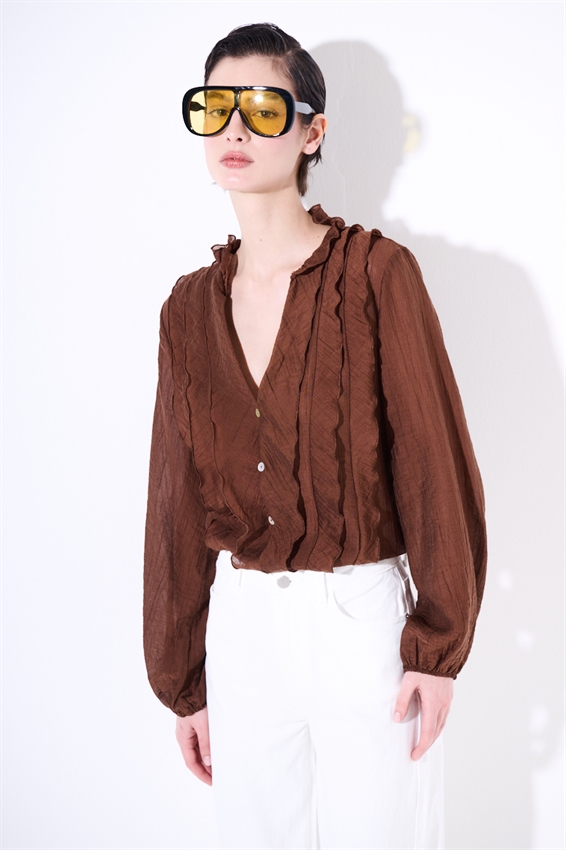 BLUSA CON ROUCHES E BOTTONI MORO