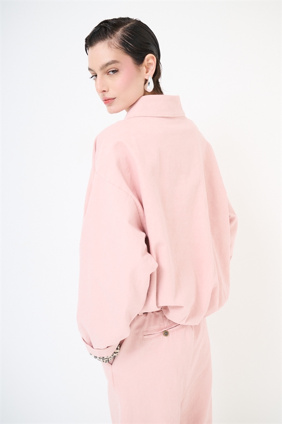 BOMBER OVERSIZE CON FONDO MACULA E SPILLE ROSA