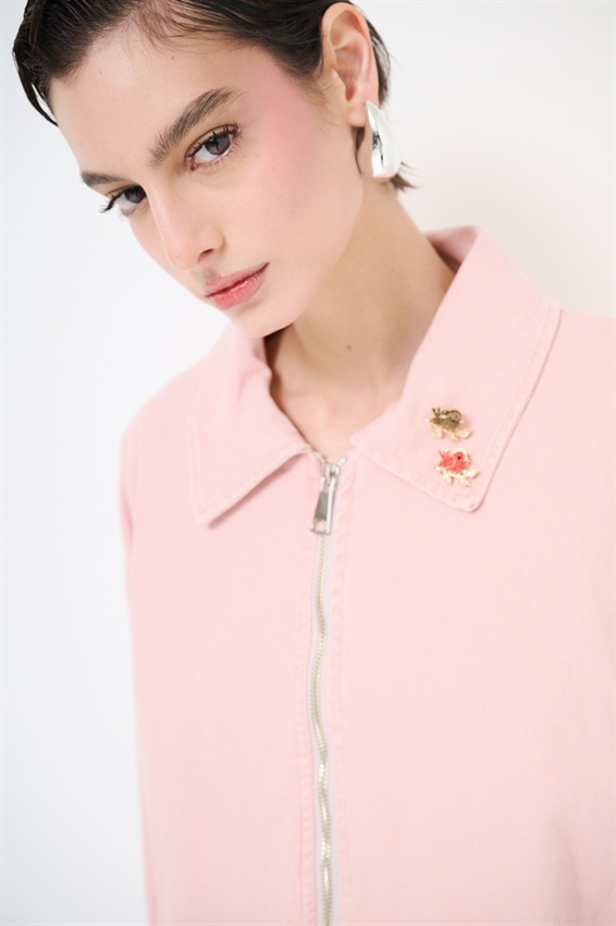 BOMBER OVERSIZE CON FONDO MACULA E SPILLE ROSA