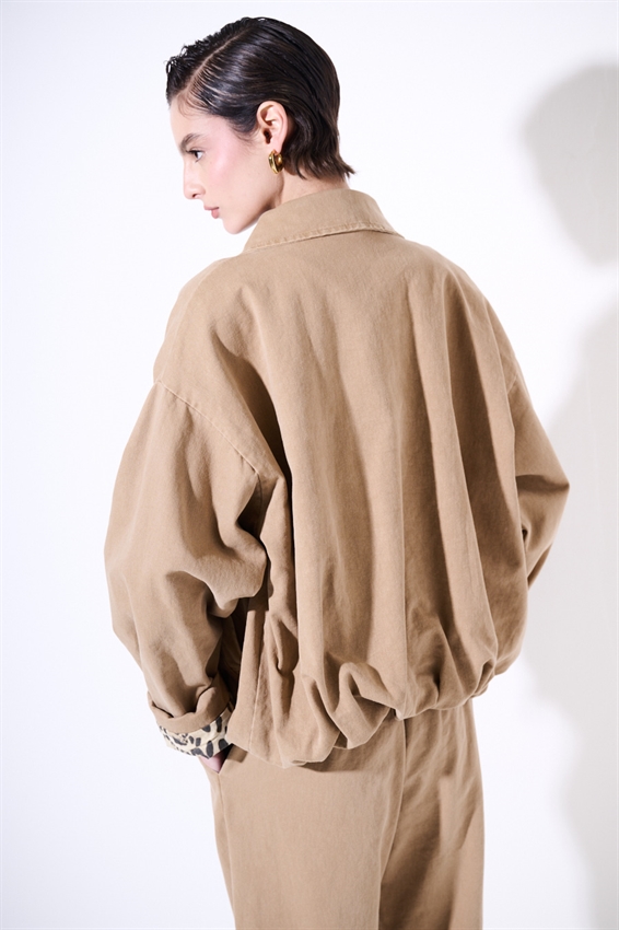 BOMBER OVERSIZE CON FONDO MACULA E SPILLE SABBIA
