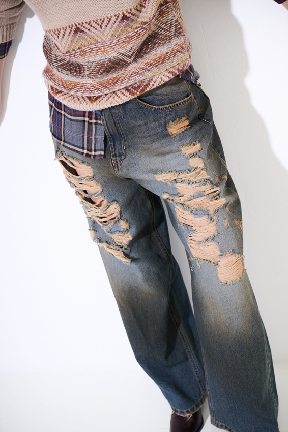 JEANS BAGGY SABBIATO CON ROTTURE