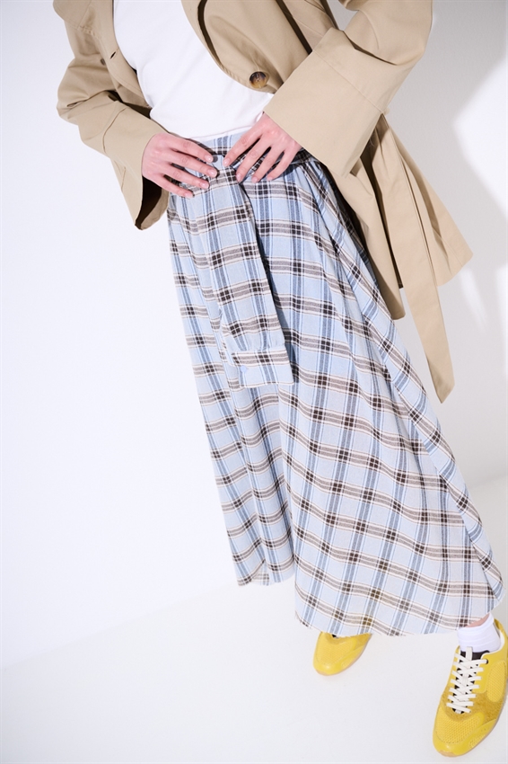 GONNA MIDI SVASATA A QUADRI CELESTE