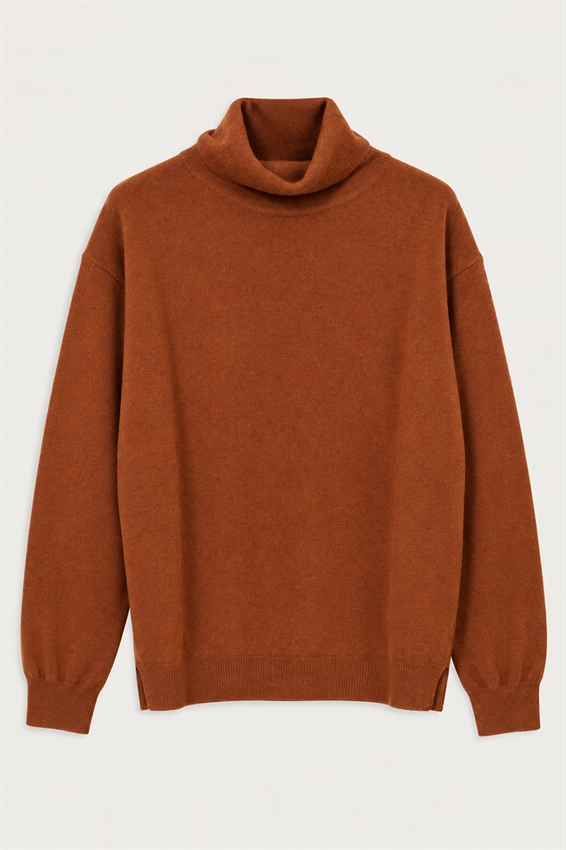 MAGLIA CON COLLO ALTO E SPACCO FONDO