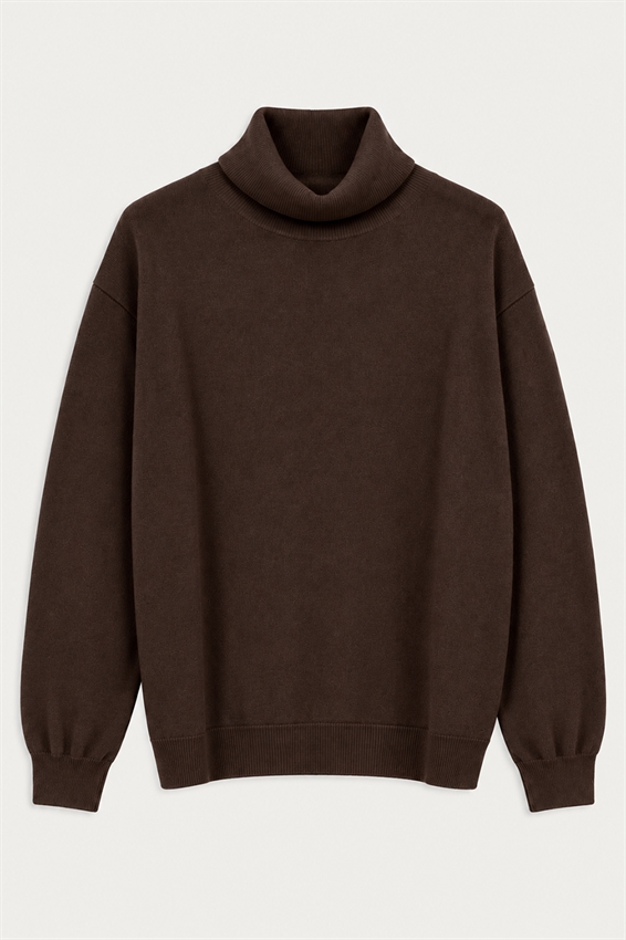 MAGLIA CON COLLO ALTO E SPACCO FONDO