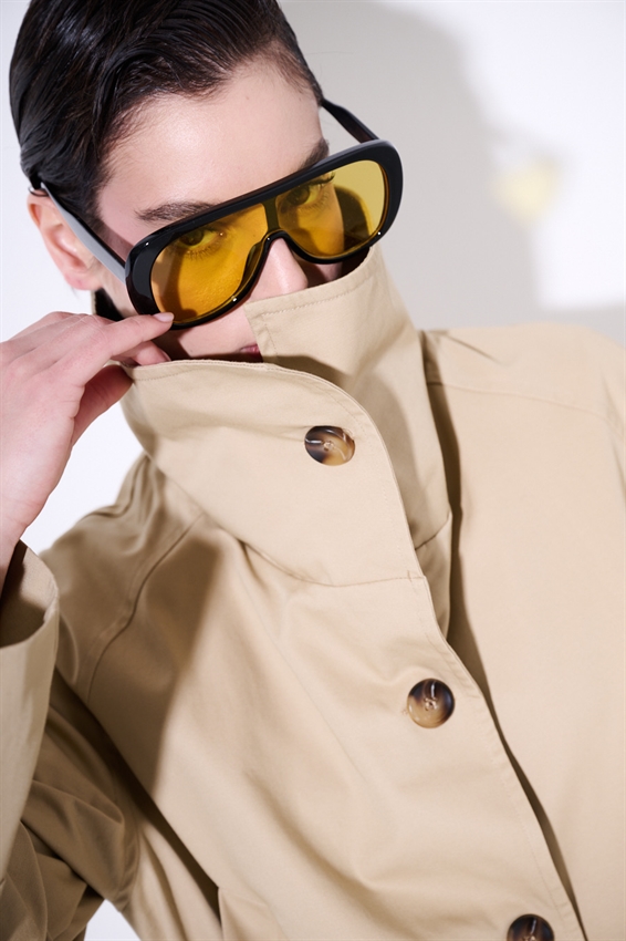 TRENCH MIDI CON COLLO ALTO E CINTURA SABBIA