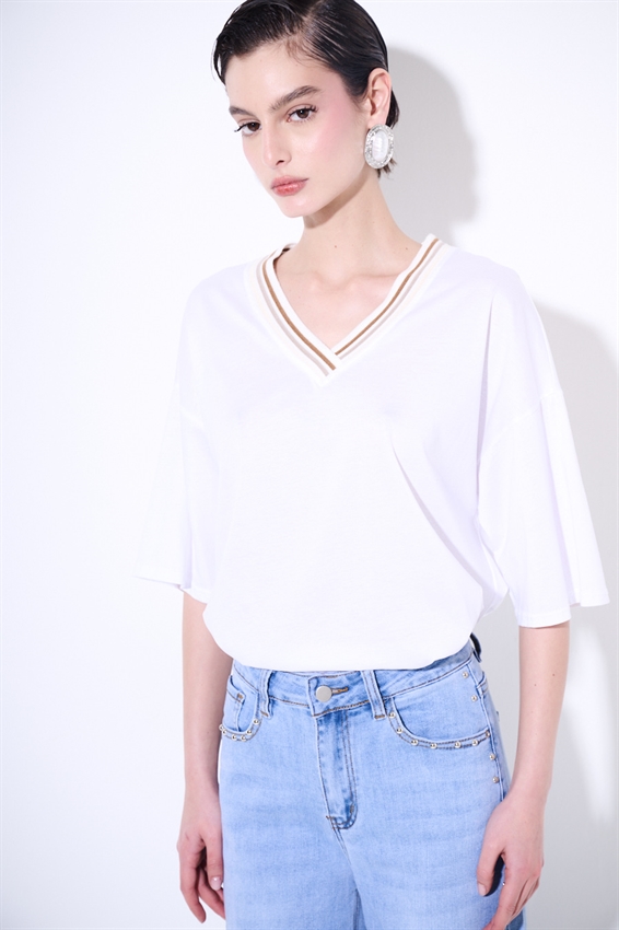 T-SHIRT OVER SCOLLO A V E CON COSTINA BIANCO