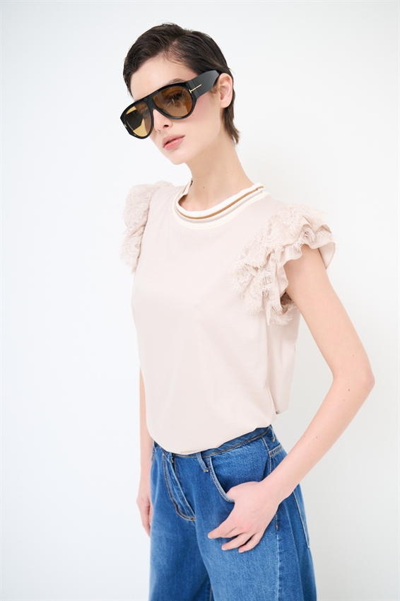 T-SHIRT CON VOLANT PIZZO MANICA + COSTINA BEIGE