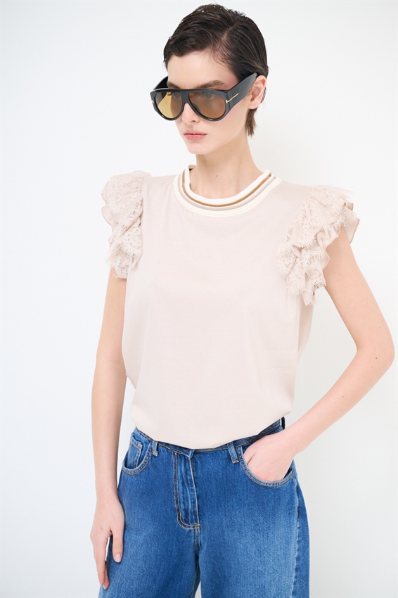 T-SHIRT CON VOLANT PIZZO MANICA + COSTINA BEIGE
