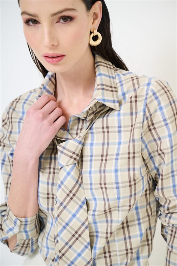 CAMICIA SLIM A FANTASIA CON CRAVATTA QUADRATO