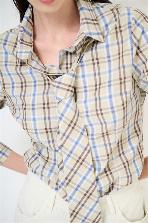 CAMICIA SLIM A FANTASIA CON CRAVATTA QUADRATO