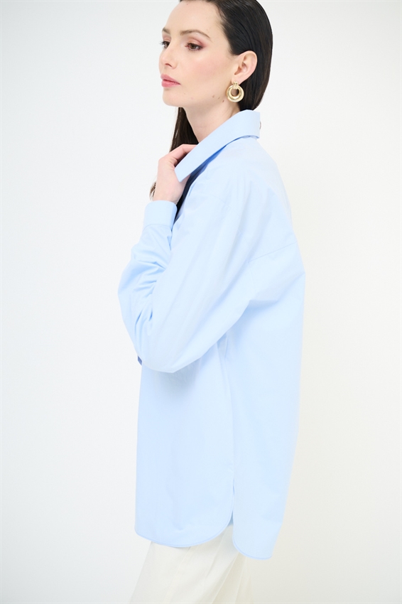 CAMICIA CON TASCHINO E RICAMO SOGNAMI SUL DAV. CELESTE