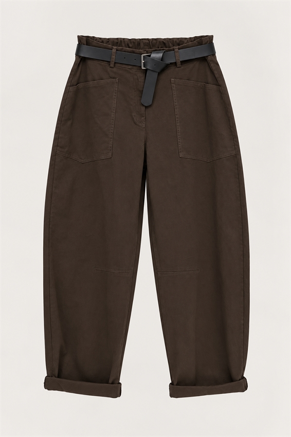 PANTALONE CON TASCHE APPLICATE