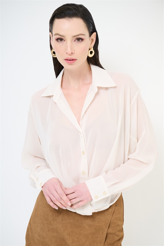 CAMICIA CON RIPRESA DAV. E FONDO A SBUFFO BURRO