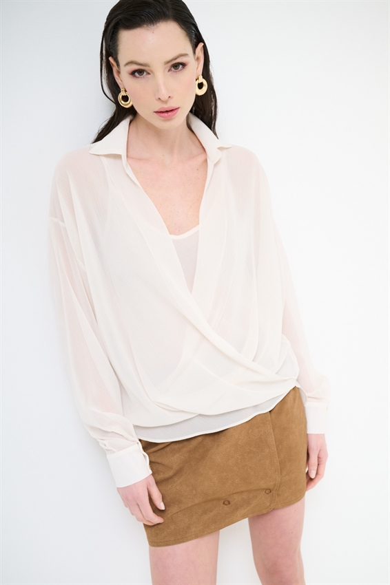 BLUSA CON INCROCIO DAV. E CON CANOTTA BURRO