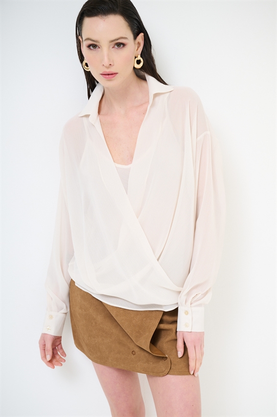 BLUSA CON INCROCIO DAV. E CON CANOTTA BURRO