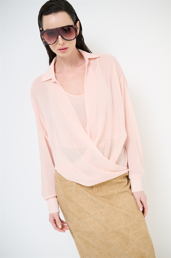 BLUSA CON INCROCIO DAV. E CON CANOTTA CIPRIA