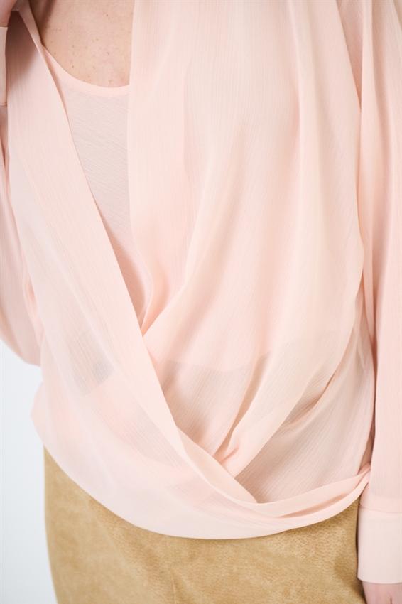 BLUSA CON INCROCIO DAV. E CON CANOTTA CIPRIA