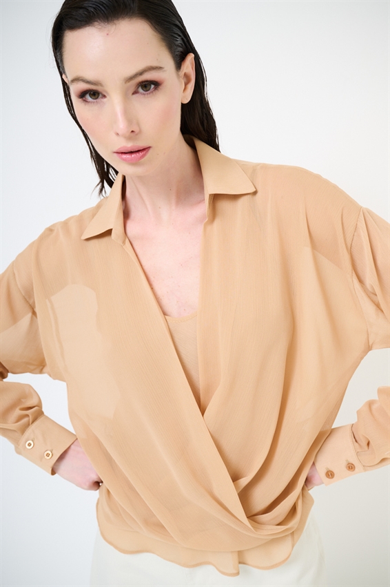 BLUSA CON INCROCIO DAV. E CON CANOTTA OLIO