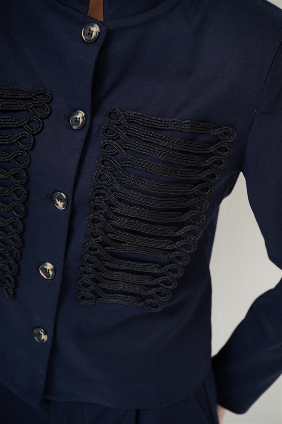 GIACCA CAVALLERIZZA CON APPL. RICAMI NERI BLU