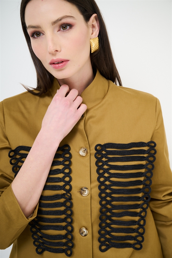 GIACCA CAVALLERIZZA CON APPL. RICAMI NERI CAMMELLO