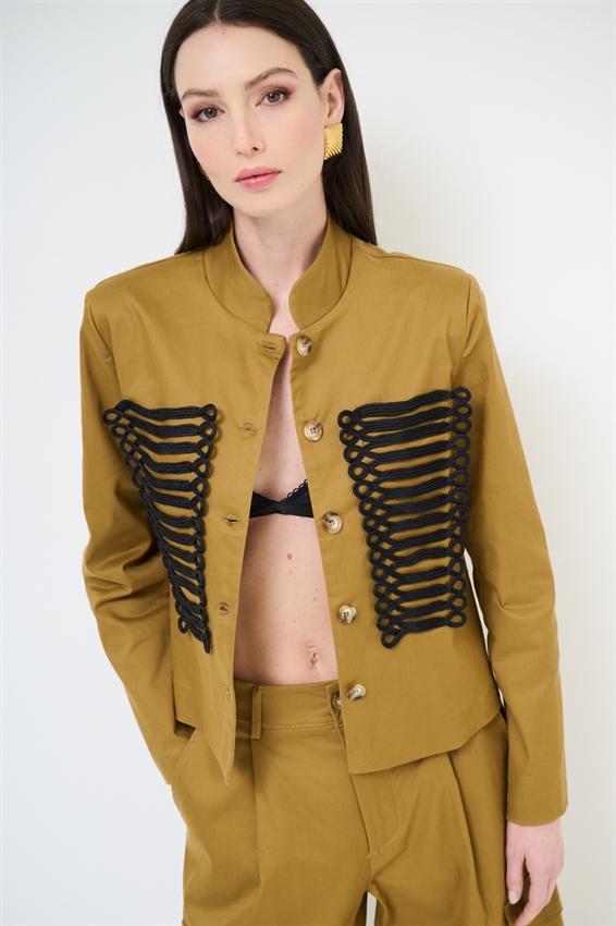 GIACCA CAVALLERIZZA CON APPL. RICAMI NERI CAMMELLO